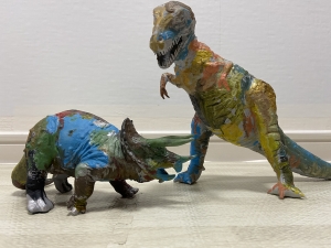 好きな恐竜の戦いごっこ